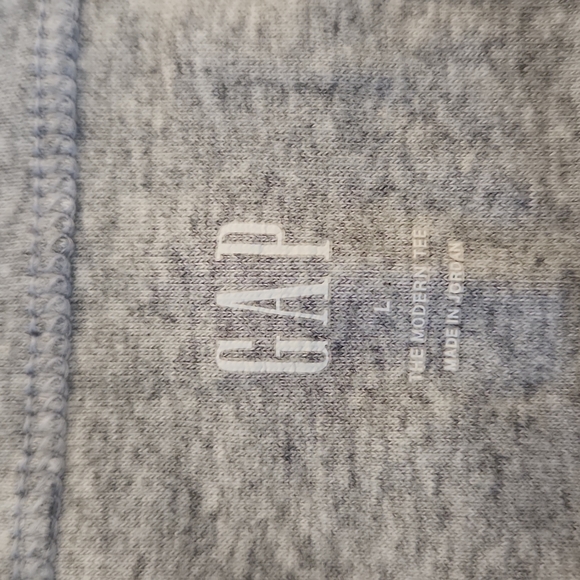 Gap gray long sleeve boatneck t-shirt, size large - Picture 2 of 3